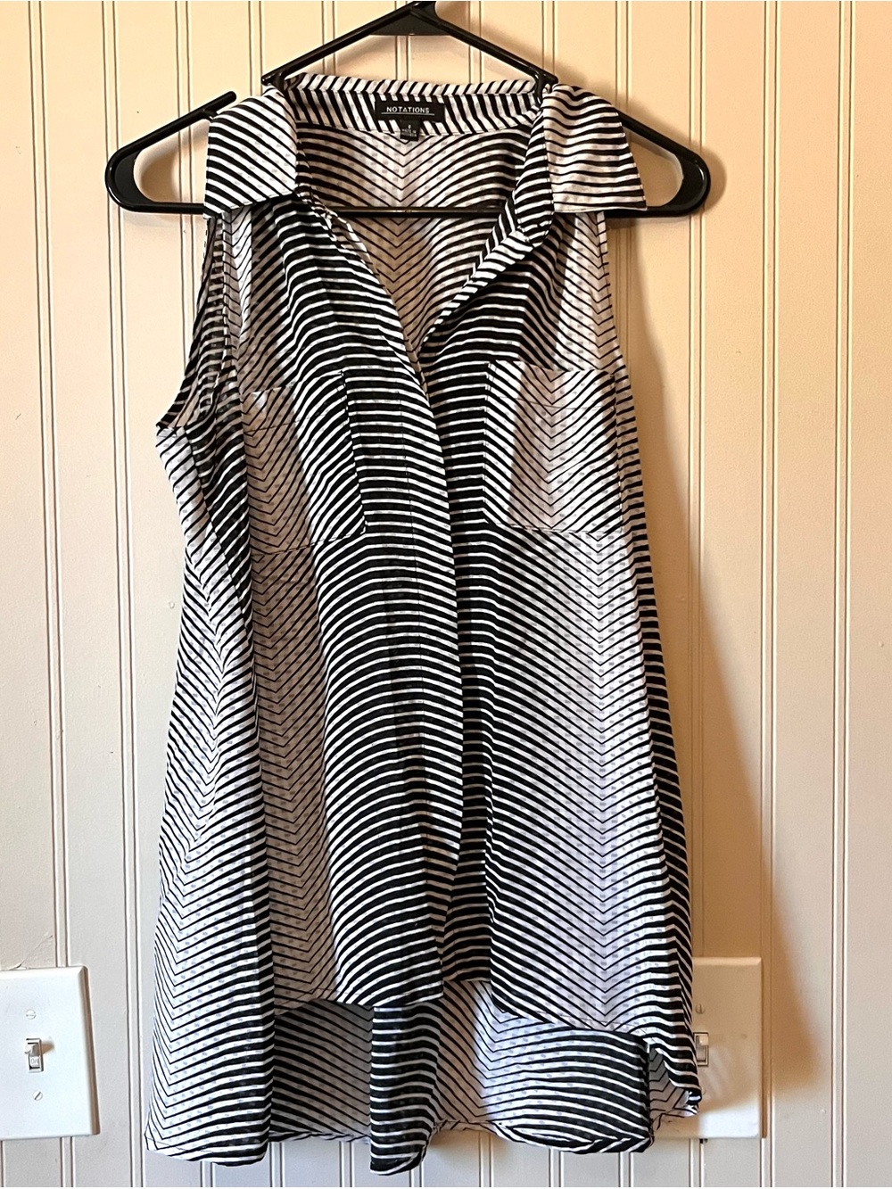 Notations black white geometric striped sleeveless lightweight blouse size Small